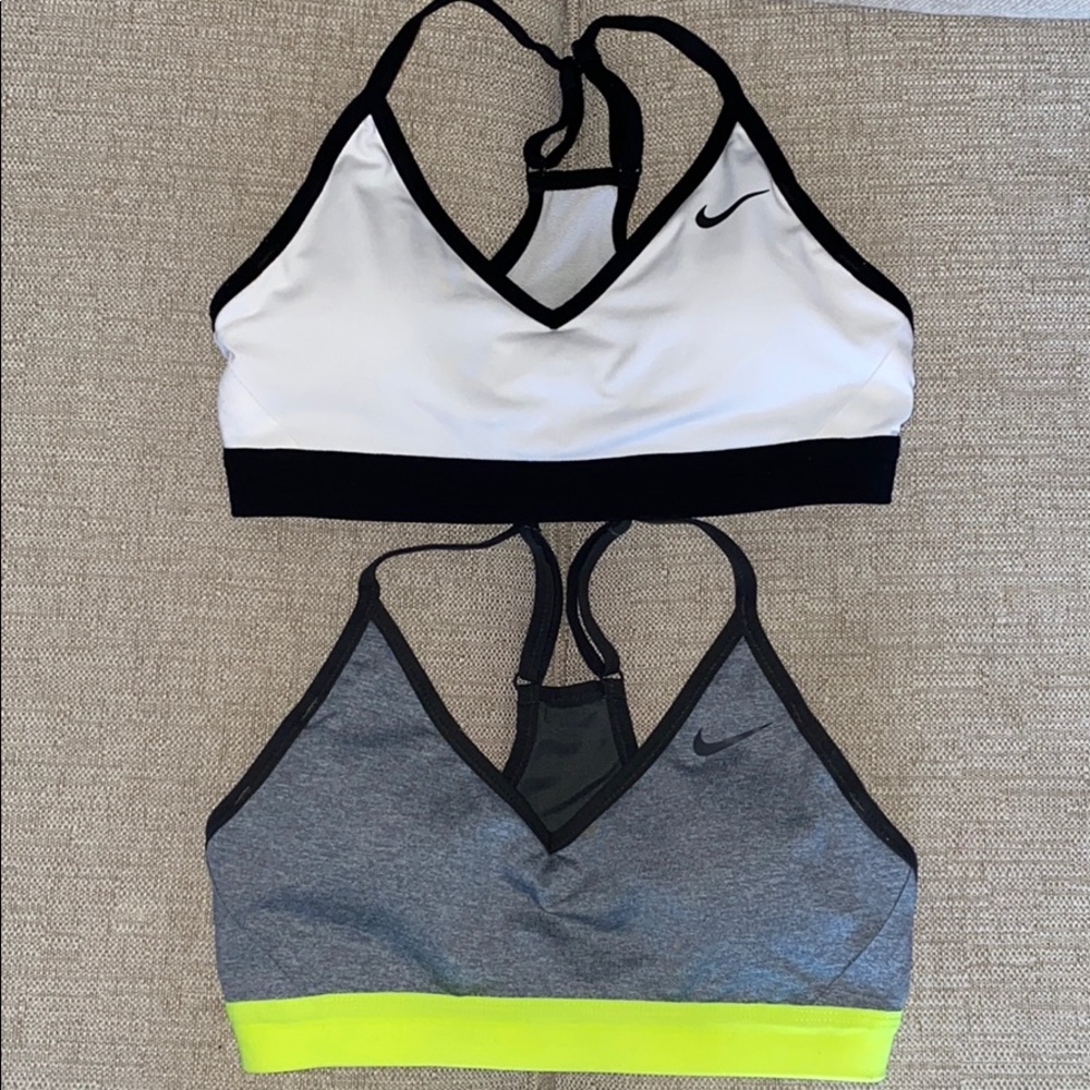 2 NIKE sports bras